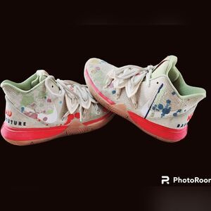 Nike Bandulu x Kyrie 5 embroidered splatters